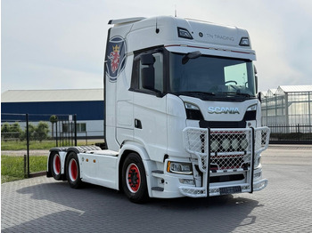 Vilkikas SCANIA S 580