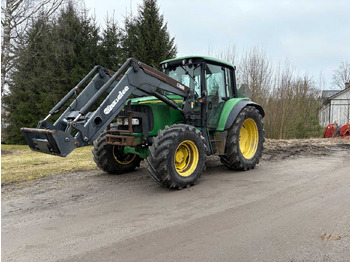 Traktorius JOHN DEERE 6320