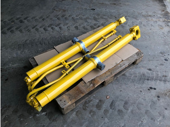 Hidraulika Komatsu D65-15 EX/PX Blade Lift Cylinder OEM 707-02-X0220: foto 3