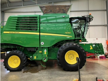 Derliaus nuėmimo kombainas JOHN DEERE T670