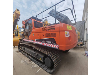 Vikšrinis ekskavatorius DOOSAN DX300