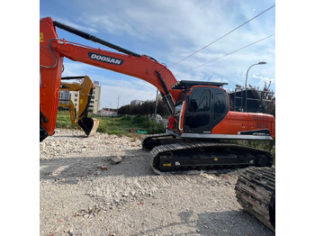 Vikšrinis ekskavatorius DOOSAN DX300