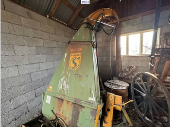 Pašarų tvarkymo technika