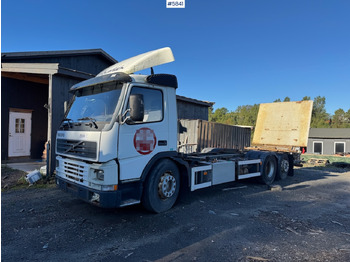 Konteineris-vežimus/ Sukeisti kūną sunkvežimis VOLVO FM