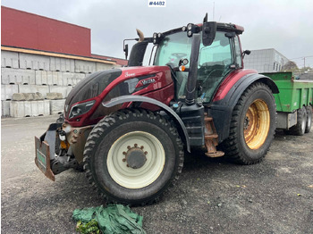Traktorius VALTRA T234