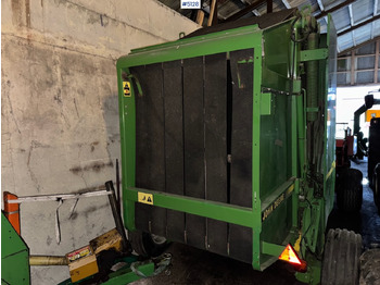 Pašarų tvarkymo technika JOHN DEERE