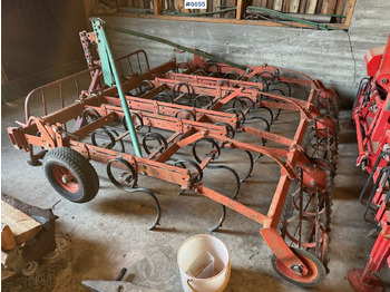 Žemės dirbimo technika KVERNELAND