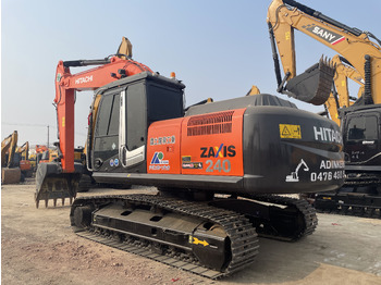 Vikšrinis ekskavatorius HITACHI ZX240