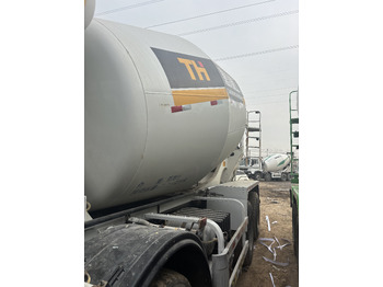 Betono maišyklė SHACMAN M3000S: foto 4 Betono maišyklė SHACMAN M3000S: foto 4