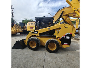 Mini krautuvas CATERPILLAR 226B