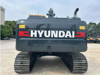 Vikšrinis ekskavatorius HYUNDAI