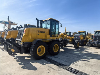 Greideris XCMG GR165