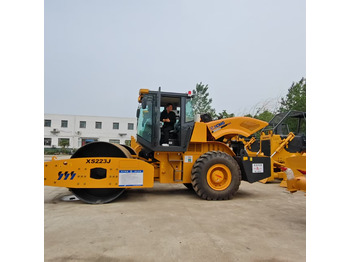 Kompaktorius XCMG XS233J