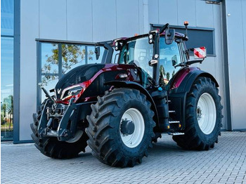Traktorius VALTRA