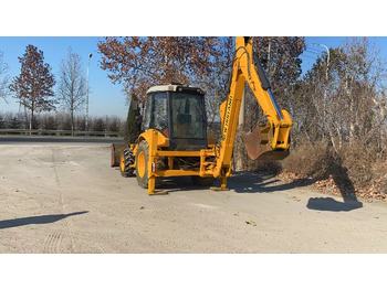 Ekskavatorius-krautuvas NEW HOLLAND LB95: foto 4