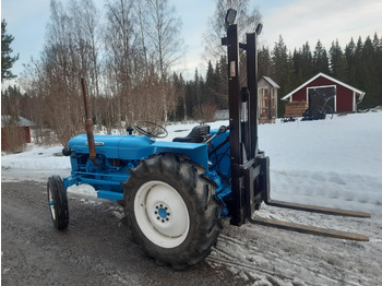 Traktorius FORDSON
