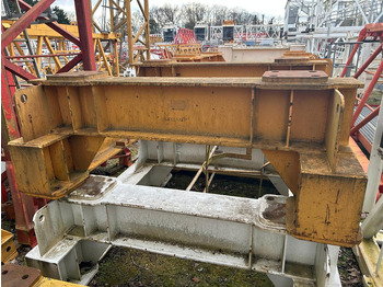 Bokštinis kranas LIEBHERR