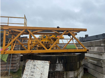 Bokštinis kranas LIEBHERR