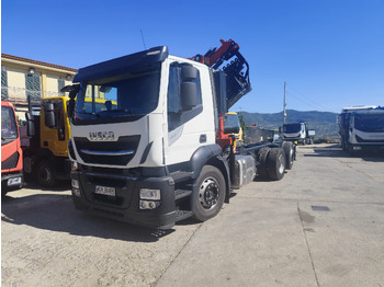 Sunkvežimis su kranu IVECO Stralis