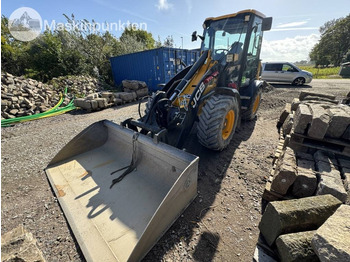 Ratinis krautuvas JCB 409