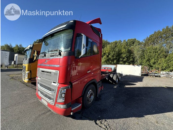 Važiuoklės sunkvežimis VOLVO FH16