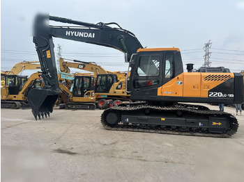 Vikšrinis ekskavatorius HYUNDAI