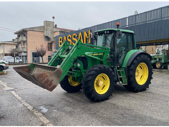 Traktorius JOHN DEERE 6420