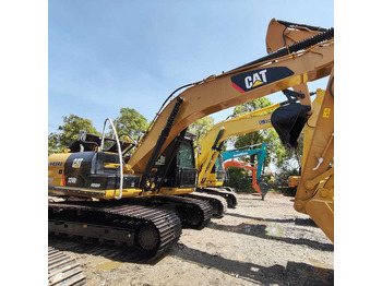 Vikšrinis ekskavatorius CATERPILLAR 320D2