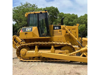 Buldozeris CATERPILLAR D6D