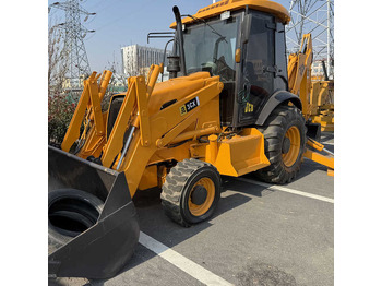 Ekskavatorius-krautuvas JCB 3CX
