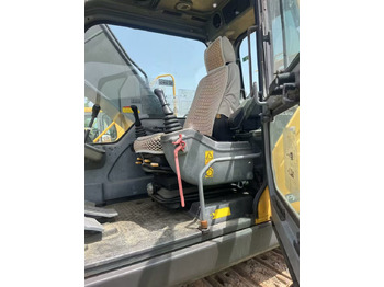 Vikšrinis ekskavatorius Volvo EC210: foto 2