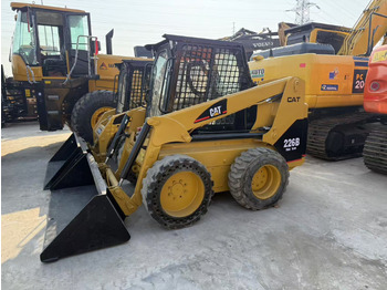 Mini krautuvas CATERPILLAR 226B