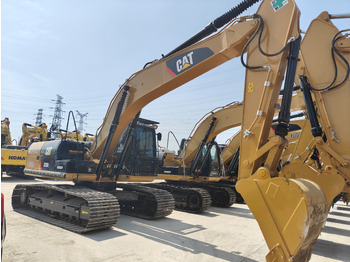 Vikšrinis ekskavatorius CATERPILLAR 320D2