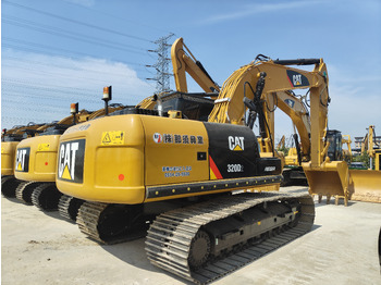 Vikšrinis ekskavatorius CATERPILLAR 320D2: foto 3
