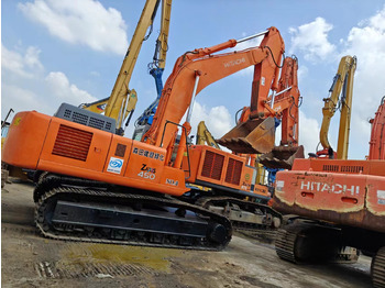 Vikšrinis ekskavatorius HITACHI