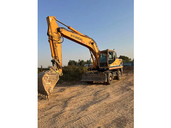 Ratinis ekskavatorius HYUNDAI R210
