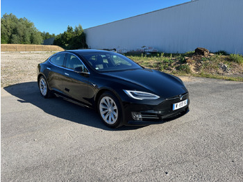 Sedanas TESLA