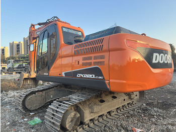Vikšrinis ekskavatorius DOOSAN DX220