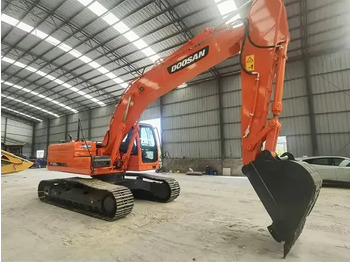 Vikšrinis ekskavatorius DOOSAN DX225