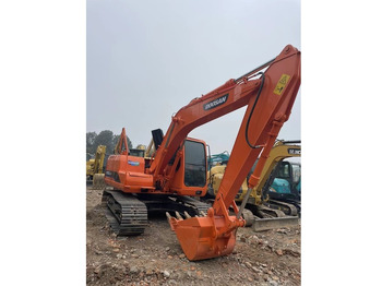 Vikšrinis ekskavatorius DOOSAN DH150