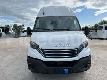Priemiestinis autobusas IVECO Daily