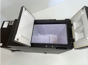 Kabina ir interjeras - Sunkvežimis LODÓWKA CHŁODZIARKA IVECO STRALIS INTEL B 504195453: foto 4