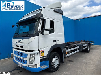 Konteineris-vežimus/ Sukeisti kūną sunkvežimis VOLVO FM 330