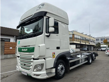 Konteineris-vežimus/ Sukeisti kūną sunkvežimis DAF XF 106 450