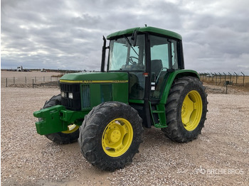 Traktorius JOHN DEERE 6400