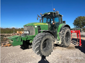 Traktorius JOHN DEERE 7530
