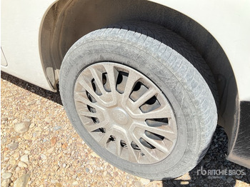 Mikroautobusas, Keleivinis furgonas 2020 Toyota Proace City Verso Passenger Van: foto 5