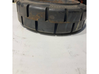 Padanga - Krovimo technika 2X Continental 300-100-203 grip tyres: foto 3