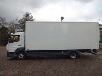 Furgonas su krovinių dėže Mercedes-Benz Atego 818, Koffer mit Rolltor: foto 4