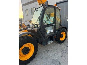 Teleskopinis krautuvas JCB